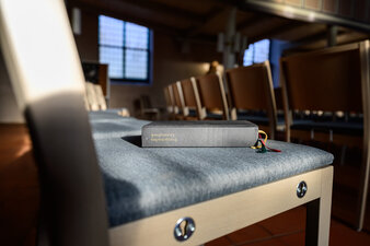 Grönemeyer Kirchenstühle | Thea in der St. Petri Kirche in Kirchlinteln | ©Philipp Schulze, Ebsdorf