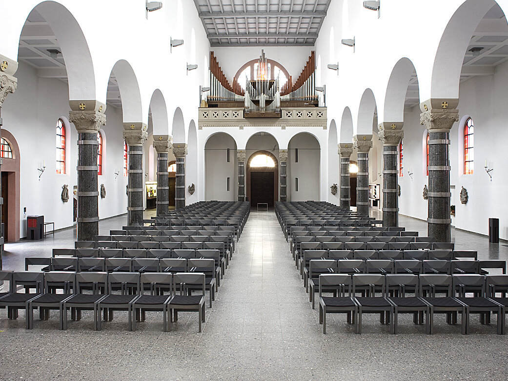 Grönemeyer Kirchenstühle |  Jana in der St. Josefkirche Mannheim
