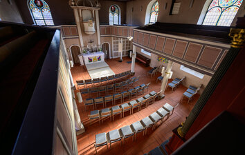 Grönemeyer Kirchenstühle | Thea in der St. Petri Kirche in Kirchlinteln | ©Philipp Schulze, Ebsdorf