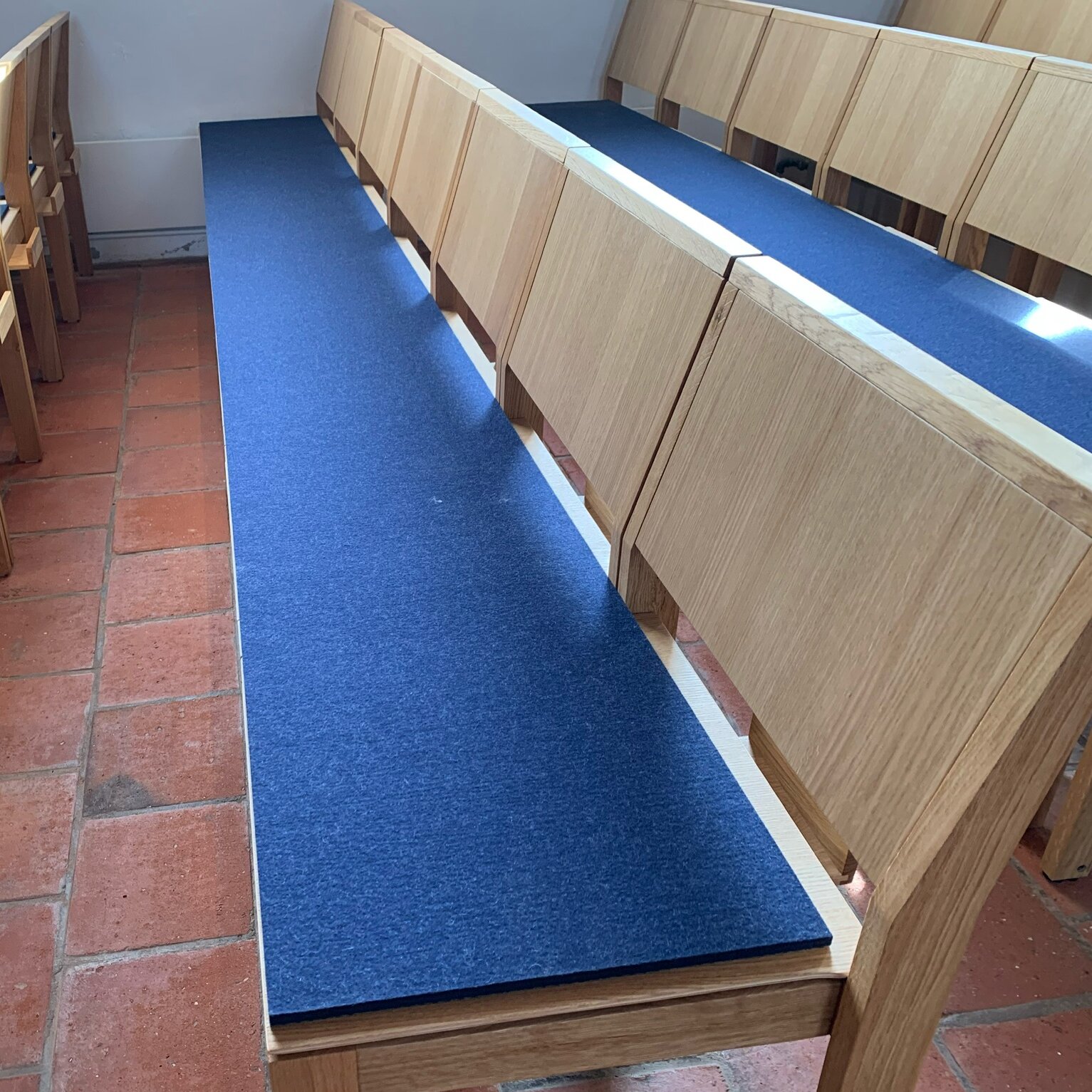 Grönemeyer Kirchenstühle | Hanna | Bankstühle mit Bodenankern