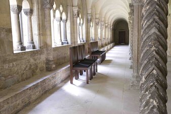 Grönemeyer Kirchenstühle | Julia im Kaiserdom zu Königslutter 