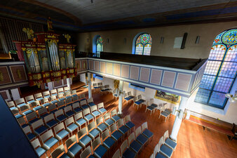 Grönemeyer Kirchenstühle | Thea in der St. Petri Kirche in Kirchlinteln | ©Philipp Schulze, Ebsdorf